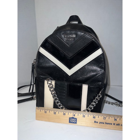 Sale !! VICTORIA'S SECRET
Mixed Chevron Small Backpack - Picture 10 of 13